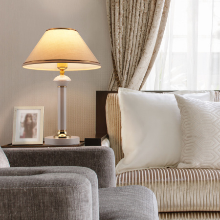 Настольные лампы — Настольная лампа Eurosvet 60019/1 глянцевый белый купить в 