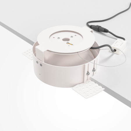 Встраиваемые точечные светильники — Встраиваемый светильник Maytoni Technical DL060-9W3-4-6K-TRS-W купить в 