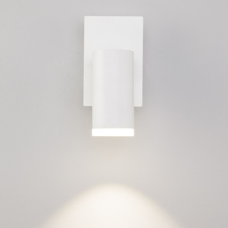 Споты — Спот Eurosvet 20067/1 LED белый купить в  Споты — Спот Eurosvet 20067/1 LED белый купить в