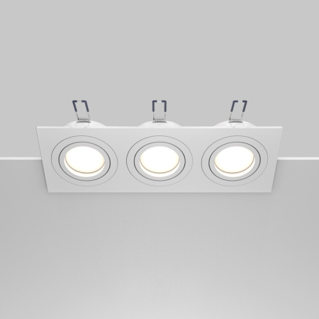 Встраиваемые точечные светильники — Встраиваемый светильник Maytoni Technical DL024-2-03W купить в 