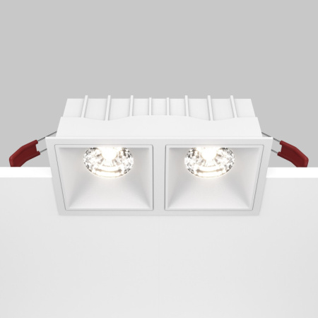 Встраиваемые точечные светильники — Встраиваемый светильник Maytoni Technical DL043-02-15W4K-D-SQ-W купить в 