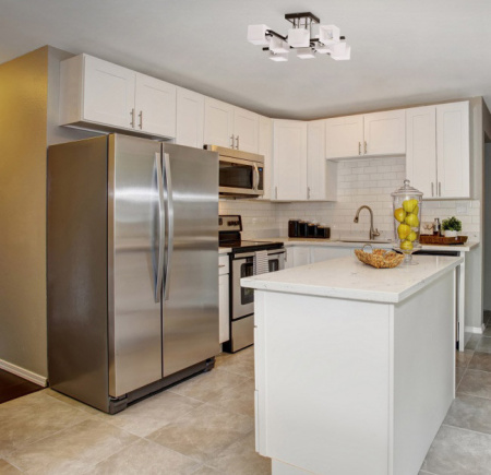 Люстры на штанге — Люстра на штанге DeMarkt 673011508 купить в 